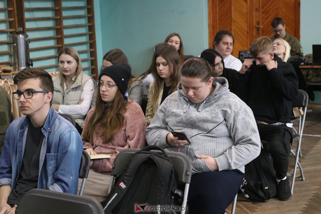 Konferencja popularnonaukowa w ZSZ Nr 2 [6.10.2022] - zdjęcie #16 - eOstroleka.pl