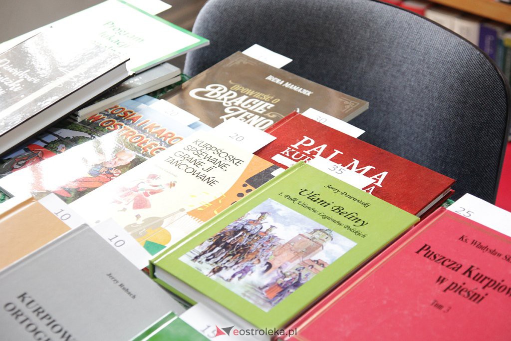 II Targi Książki Regionalnej w Ostrołęce [06.10.2022] - zdjęcie #50 - eOstroleka.pl