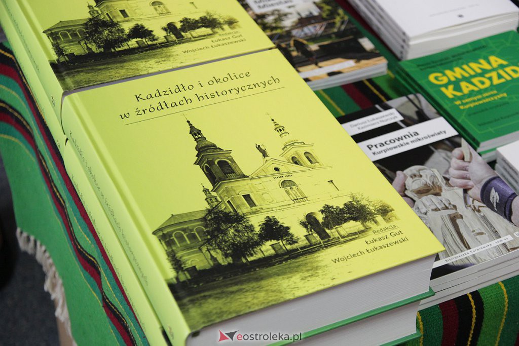 II Targi Książki Regionalnej w Ostrołęce [06.10.2022] - zdjęcie #48 - eOstroleka.pl