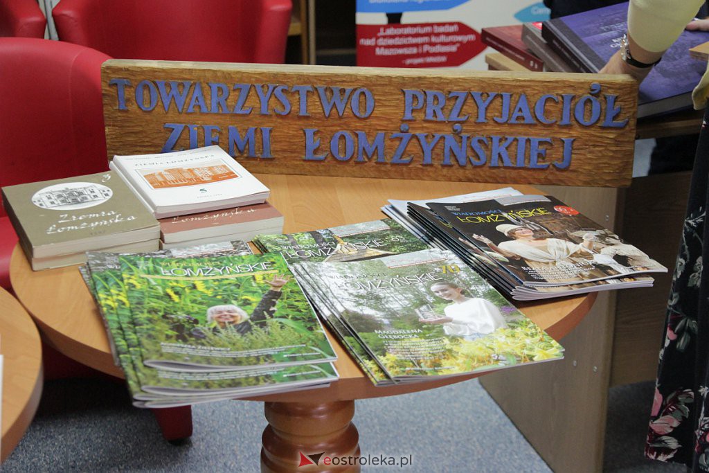 II Targi Książki Regionalnej w Ostrołęce [06.10.2022] - zdjęcie #19 - eOstroleka.pl