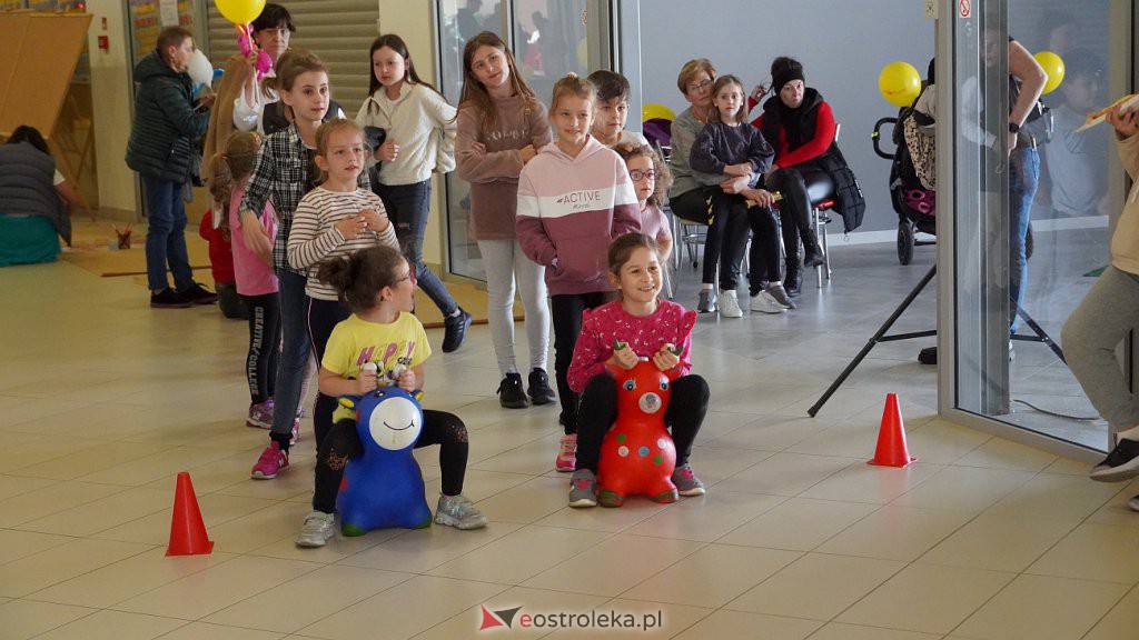 7. urodziny Hali Targowej Feniks w Ostrołęce [8.10.2022] - zdjęcie #24 - eOstroleka.pl
