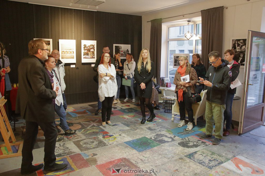 Święto fotografii w Ostrołęce. W Cafe Fusy i Galerii Wytwórnia otwarto nowe wystawy [08.10.2022] - zdjęcie #20 - eOstroleka.pl