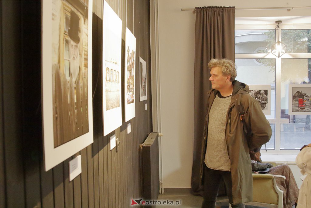 Święto fotografii w Ostrołęce. W Cafe Fusy i Galerii Wytwórnia otwarto nowe wystawy [08.10.2022] - zdjęcie #15 - eOstroleka.pl