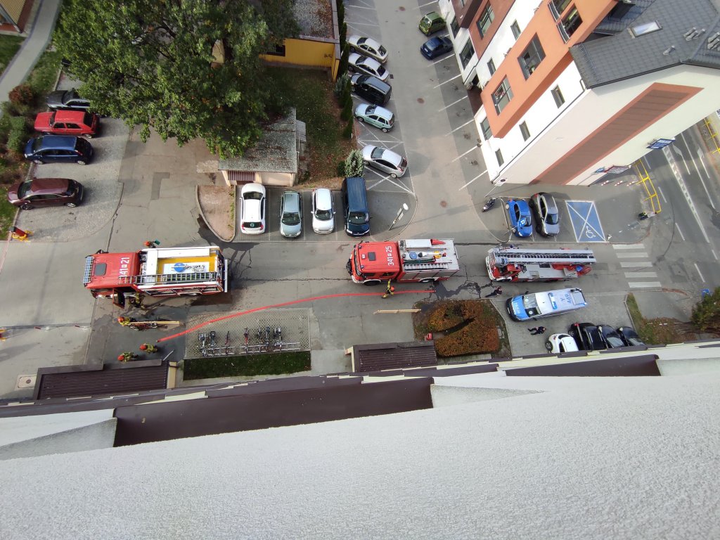 Akcja strażacka przy Goworowskiej. Na miejscu straż i policja [08.10.2022] - zdjęcie #2 - eOstroleka.pl