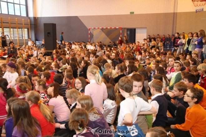 Koncert charytatywny SP 10 (25-03-2011) - zdjęcie #16 - eOstroleka.pl