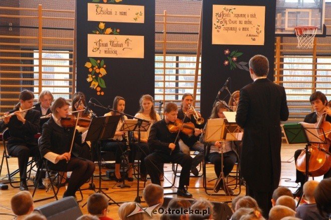 Koncert charytatywny SP 10 (25-03-2011) - zdjęcie #27 - eOstroleka.pl