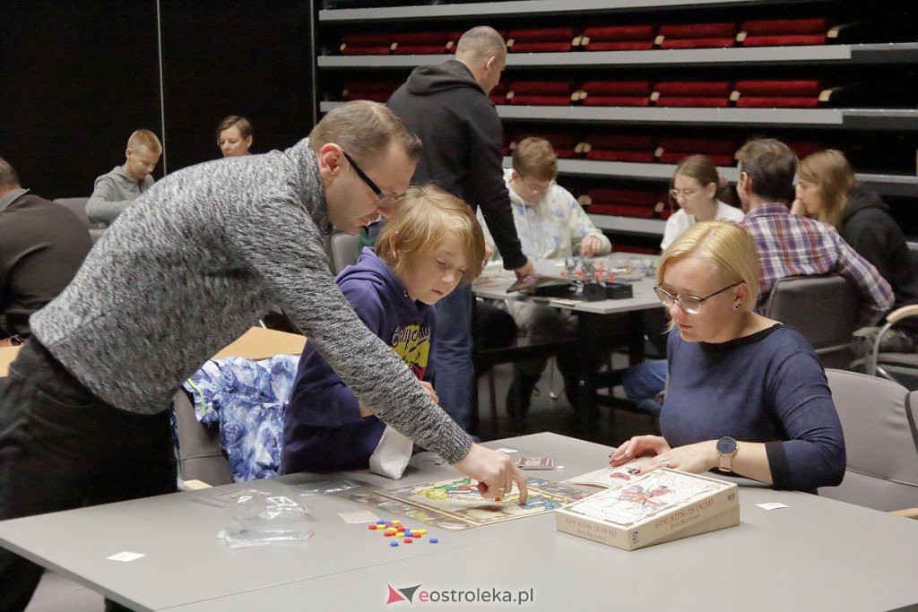 Dzień “planszówek” w Muzeum Żołnierzy Wyklętych w Ostrołęce [09.10.2022] - zdjęcie #21 - eOstroleka.pl