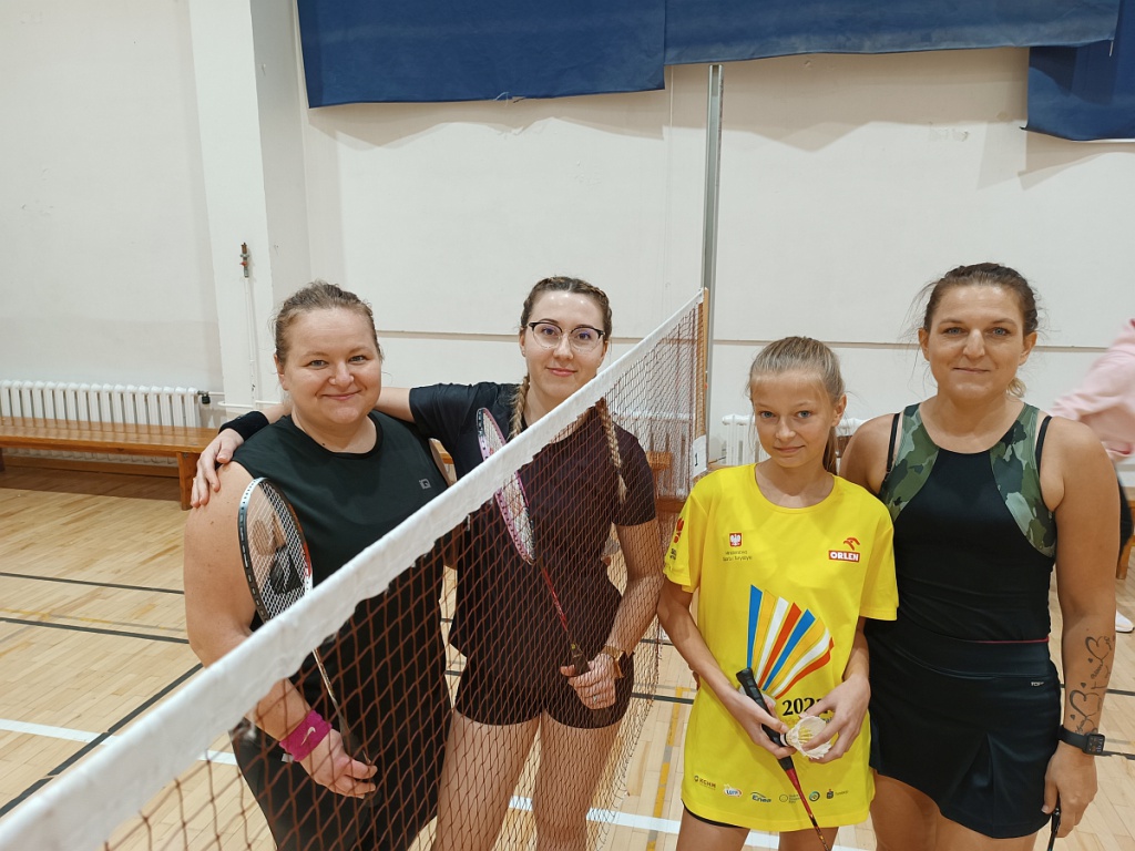 Mistrzostwa Ostrołęki w badmintonie [8.10.2022] - zdjęcie #17 - eOstroleka.pl