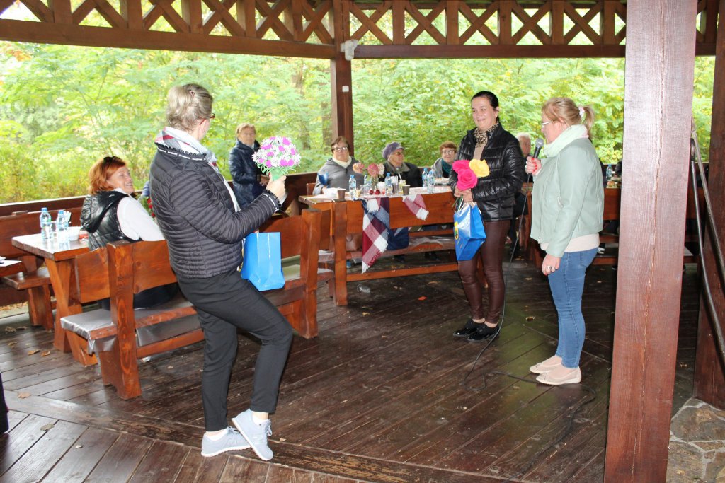 Święto pieczonego ziemniaka w Dziennym Domu ,,Senior+ w Olszewie-Borkach [11.10.2022] - zdjęcie #20 - eOstroleka.pl