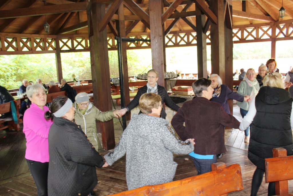 Święto pieczonego ziemniaka w Dziennym Domu ,,Senior+ w Olszewie-Borkach [11.10.2022] - zdjęcie #16 - eOstroleka.pl