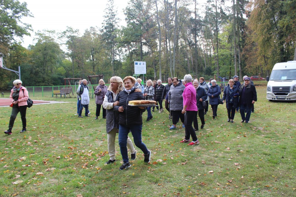 Święto pieczonego ziemniaka w Dziennym Domu ,,Senior+ w Olszewie-Borkach [11.10.2022] - zdjęcie #12 - eOstroleka.pl