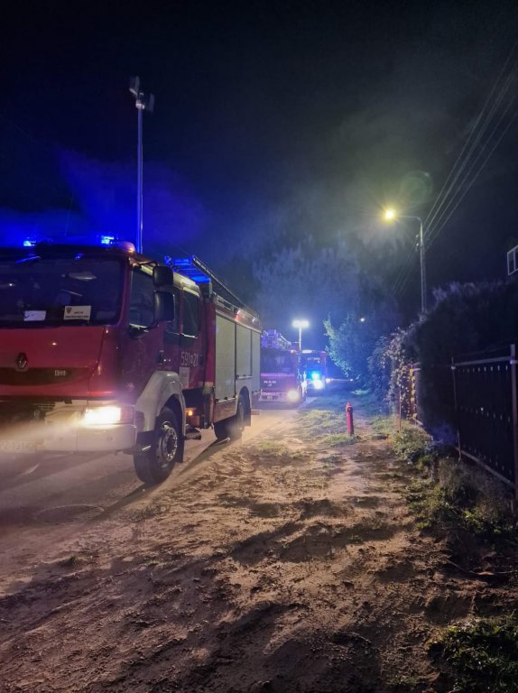 Pożar w pszasnyskiejs szwalni [13.10.2022] - zdjęcie #3 - eOstroleka.pl