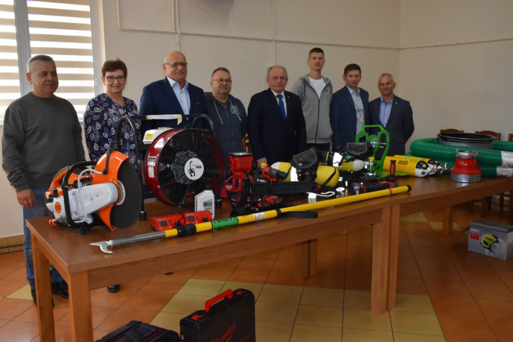 Nowy sprzęt dla OSP Lipniki - zdjęcie #5 - eOstroleka.pl