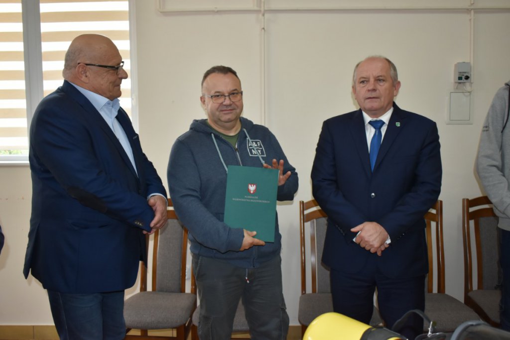 Nowy sprzęt dla OSP Lipniki - zdjęcie #1 - eOstroleka.pl