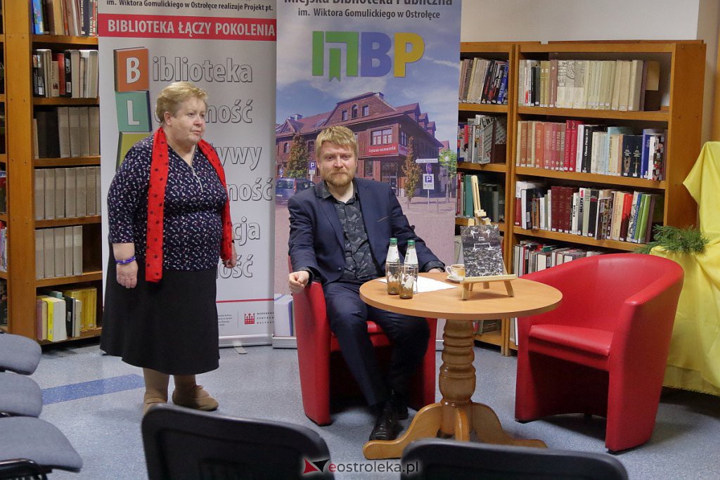 Karol Samsel prezentuje swoją najnowszą książkę [13.10.2022] - zdjęcie #2 - eOstroleka.pl