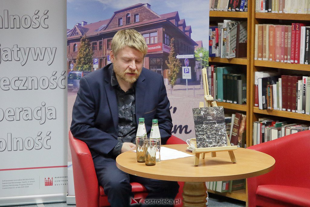 Karol Samsel prezentuje swoją najnowszą książkę [13.10.2022] - zdjęcie #5 - eOstroleka.pl
