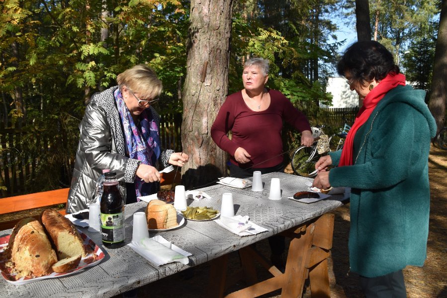 Piknik kadzidlańskiego klubu seniora w Zagrodzie Kurpiowskiej [14.10.2022] - zdjęcie #12 - eOstroleka.pl