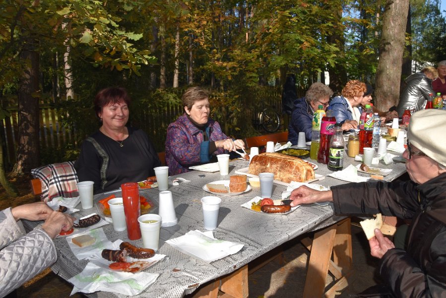 Piknik kadzidlańskiego klubu seniora w Zagrodzie Kurpiowskiej [14.10.2022] - zdjęcie #10 - eOstroleka.pl
