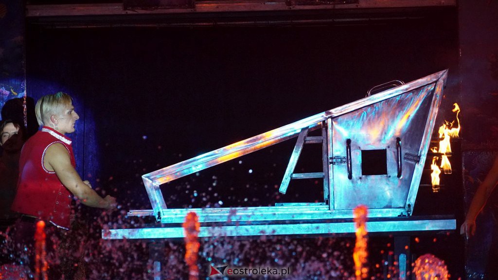 Cyrk na wodzie Waterland w Ostrołęce [14.10.2022] - zdjęcie #86 - eOstroleka.pl