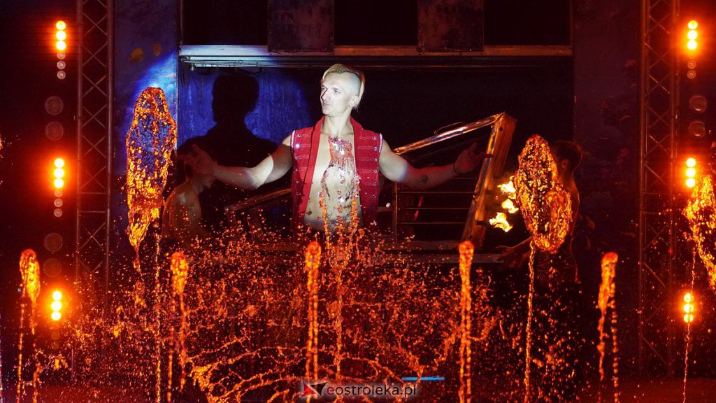 Cyrk na wodzie Waterland w Ostrołęce [14.10.2022] - zdjęcie #85 - eOstroleka.pl