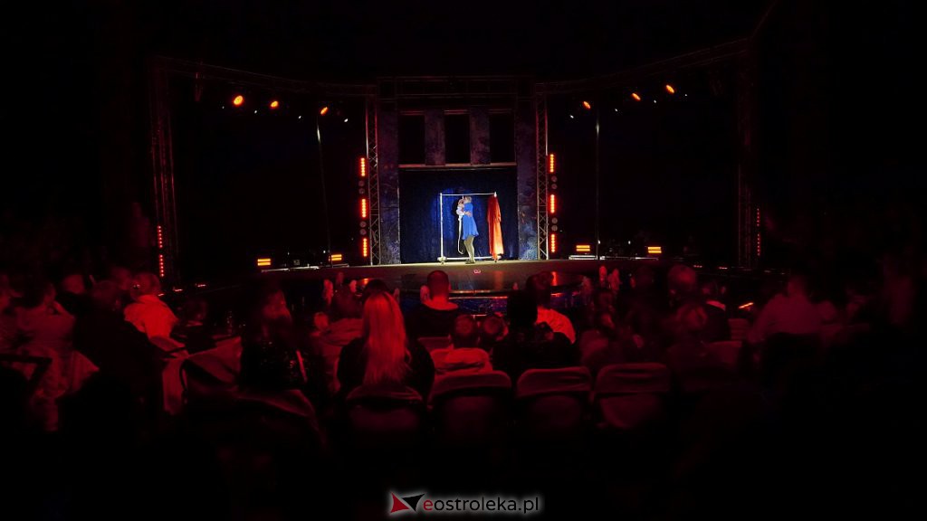 Cyrk na wodzie Waterland w Ostrołęce [14.10.2022] - zdjęcie #77 - eOstroleka.pl