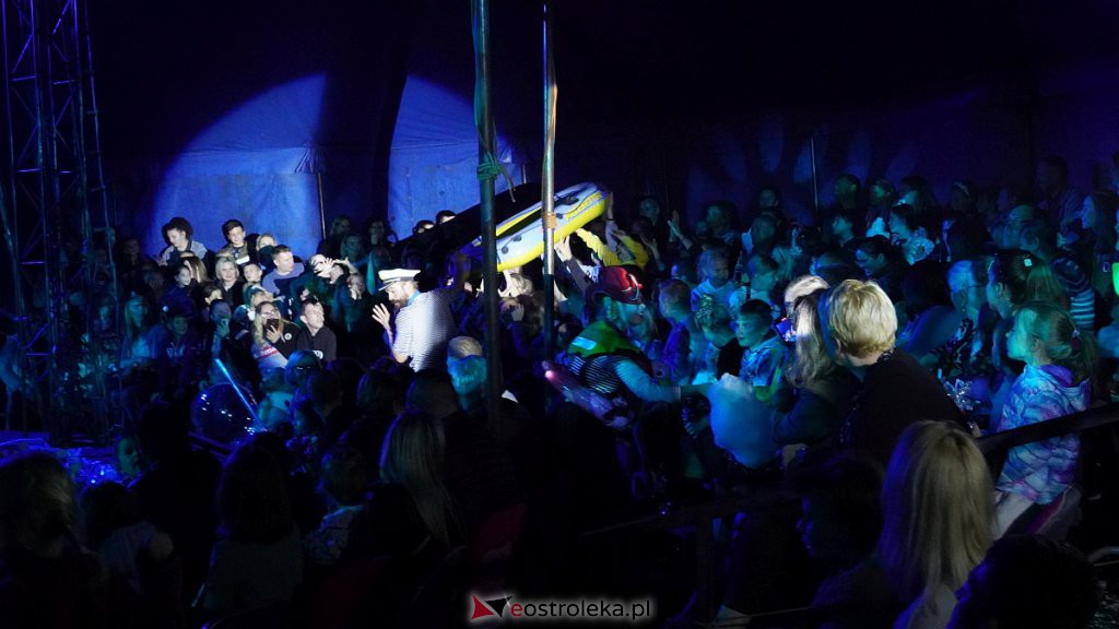 Cyrk na wodzie Waterland w Ostrołęce [14.10.2022] - zdjęcie #68 - eOstroleka.pl