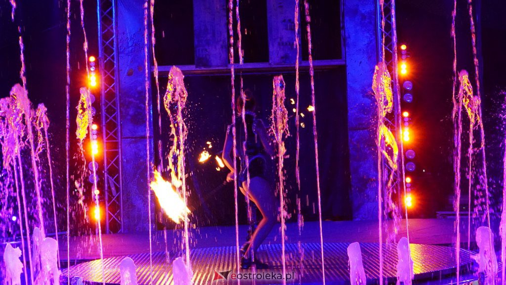 Cyrk na wodzie Waterland w Ostrołęce [14.10.2022] - zdjęcie #56 - eOstroleka.pl