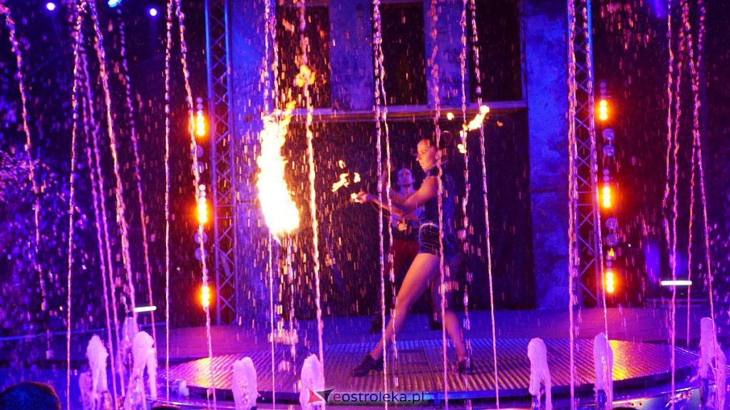 Cyrk na wodzie Waterland w Ostrołęce [14.10.2022] - zdjęcie #55 - eOstroleka.pl