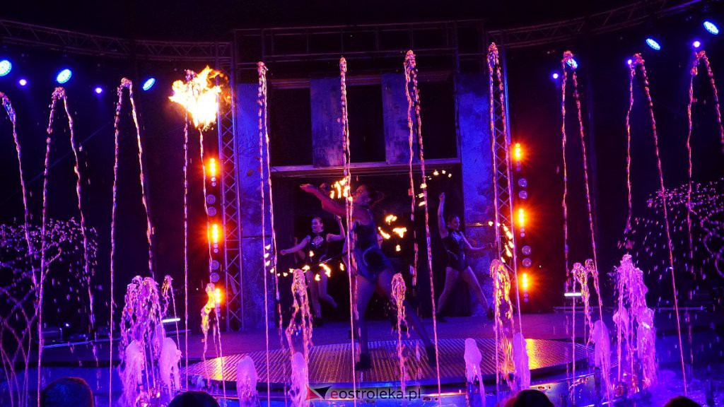 Cyrk na wodzie Waterland w Ostrołęce [14.10.2022] - zdjęcie #53 - eOstroleka.pl