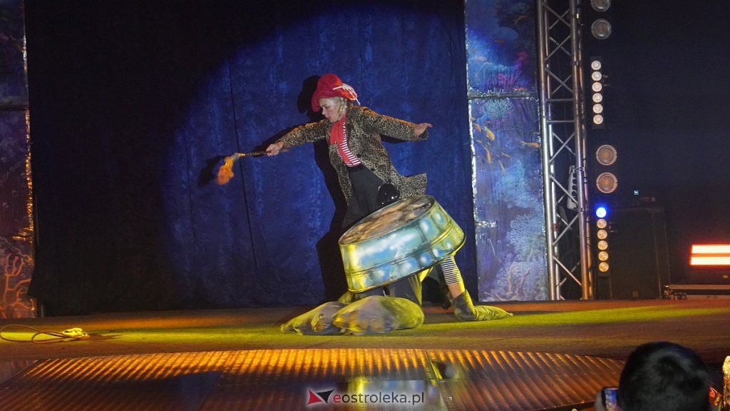 Cyrk na wodzie Waterland w Ostrołęce [14.10.2022] - zdjęcie #44 - eOstroleka.pl