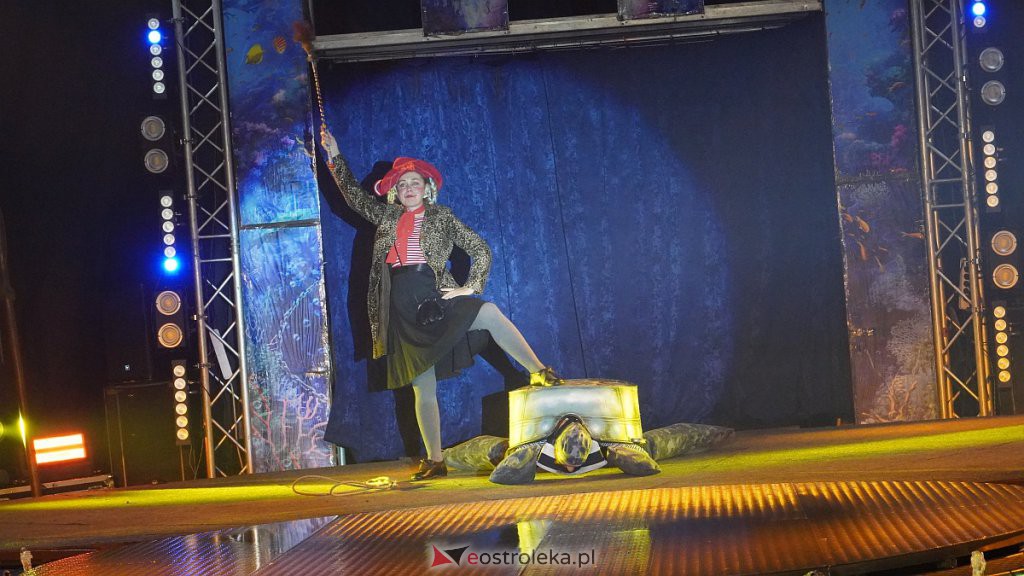 Cyrk na wodzie Waterland w Ostrołęce [14.10.2022] - zdjęcie #42 - eOstroleka.pl