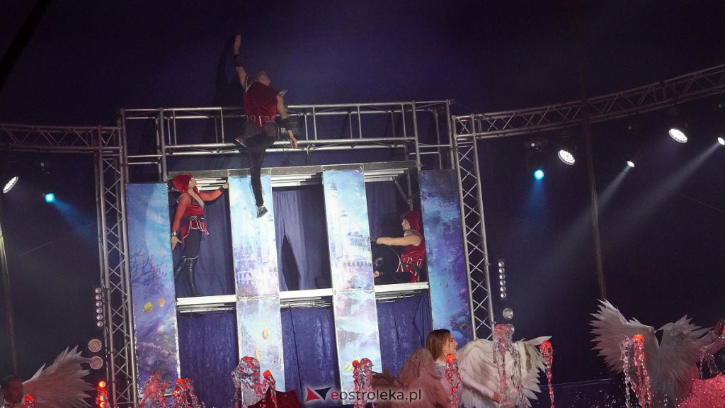 Cyrk na wodzie Waterland w Ostrołęce [14.10.2022] - zdjęcie #18 - eOstroleka.pl