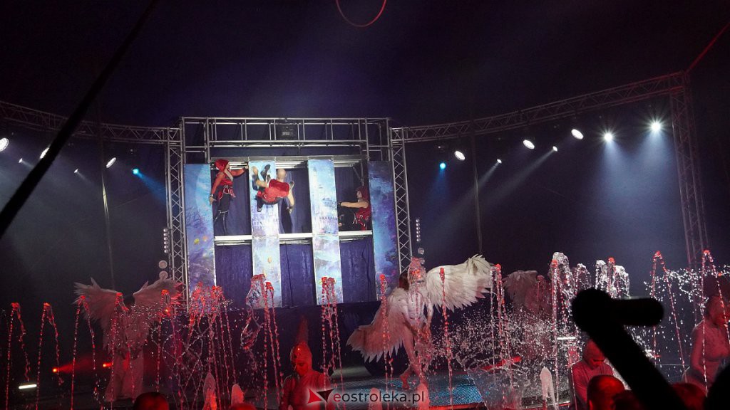 Cyrk na wodzie Waterland w Ostrołęce [14.10.2022] - zdjęcie #17 - eOstroleka.pl