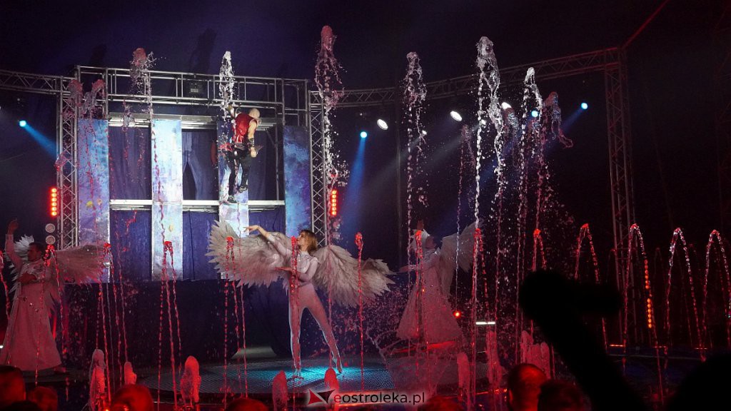 Cyrk na wodzie Waterland w Ostrołęce [14.10.2022] - zdjęcie #15 - eOstroleka.pl