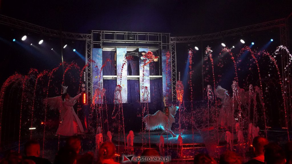 Cyrk na wodzie Waterland w Ostrołęce [14.10.2022] - zdjęcie #11 - eOstroleka.pl