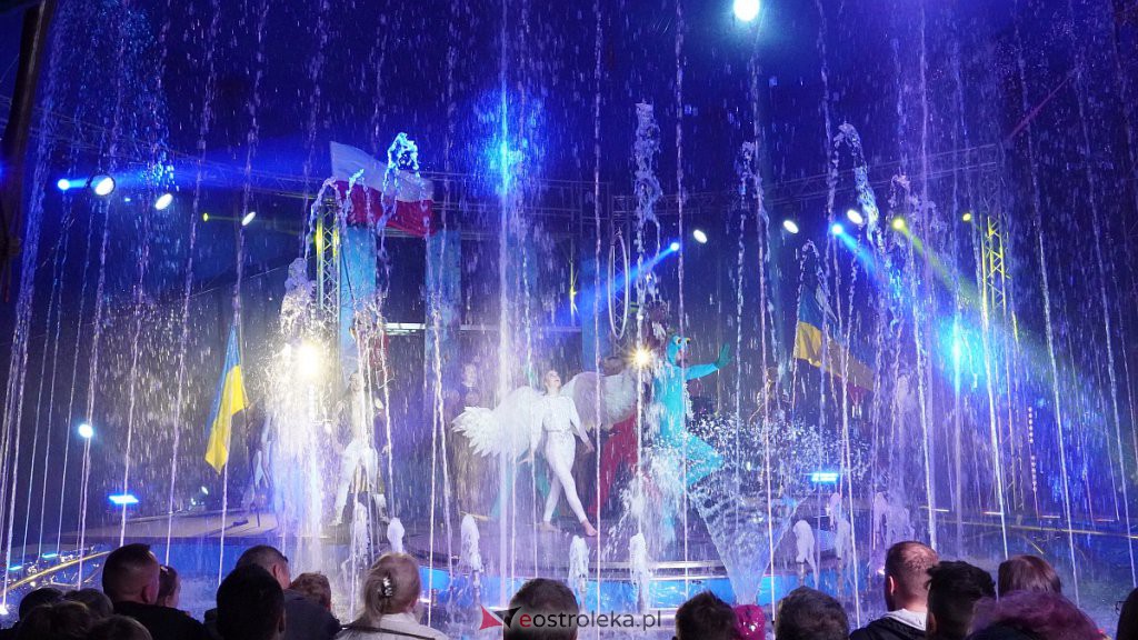 Cyrk na wodzie Waterland w Ostrołęce [14.10.2022] - zdjęcie #8 - eOstroleka.pl