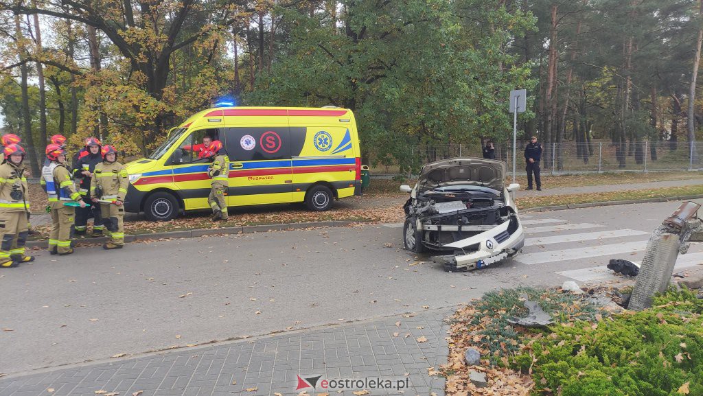 Wypadek na ul. księdza Pędzicha [15.10.2022] - zdjęcie #9 - eOstroleka.pl