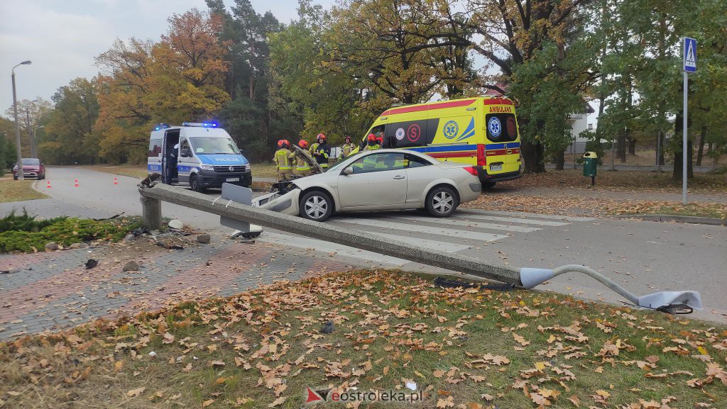 Wypadek na ul. księdza Pędzicha [15.10.2022] - zdjęcie #4 - eOstroleka.pl