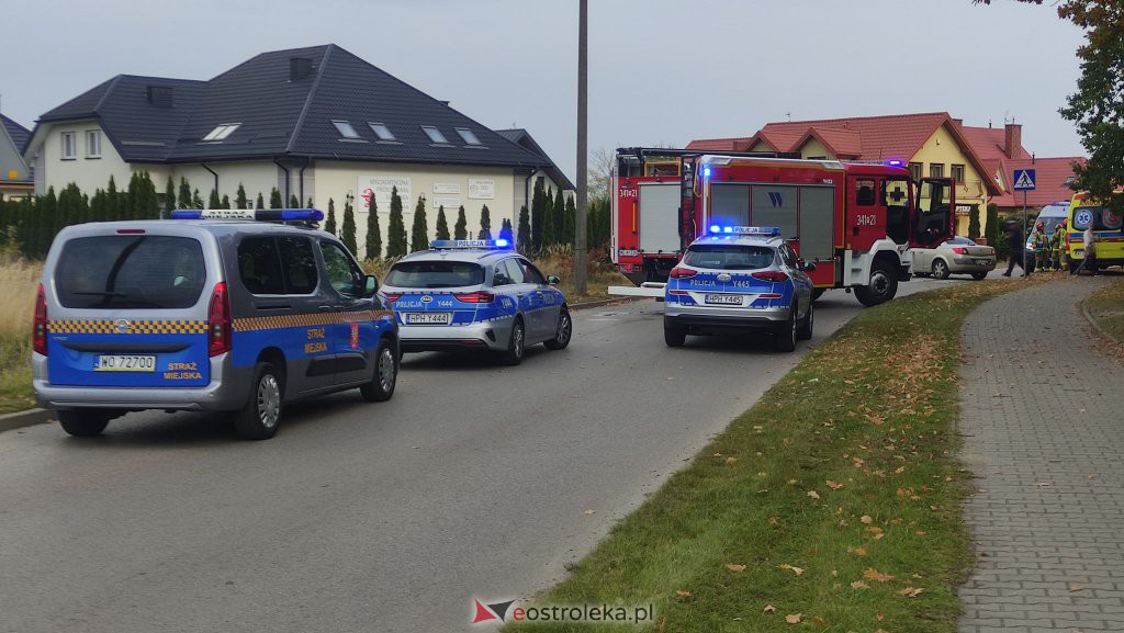 Wypadek na ul. księdza Pędzicha [15.10.2022] - zdjęcie #1 - eOstroleka.pl