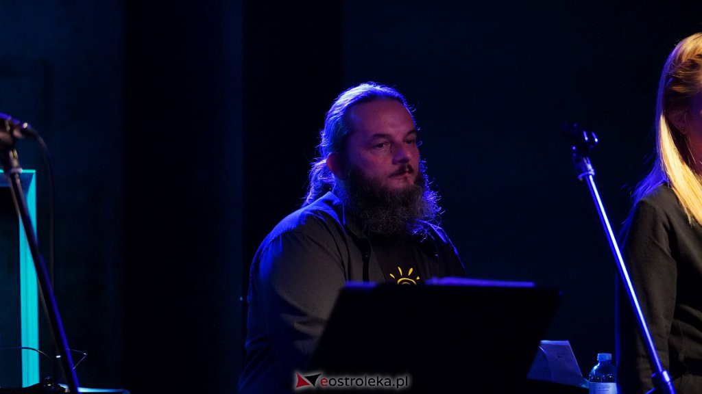 Koncert piosenek Kazimierza Dłuskiego Tylko nie mów [14.10.2022] - zdjęcie #2 - eOstroleka.pl
