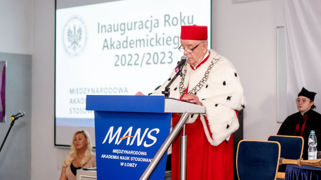 Wyższa Szkoła Agrobiznesu zainaugurowała rok akademicki  [15.10.2022] - zdjęcie #26 - eOstroleka.pl