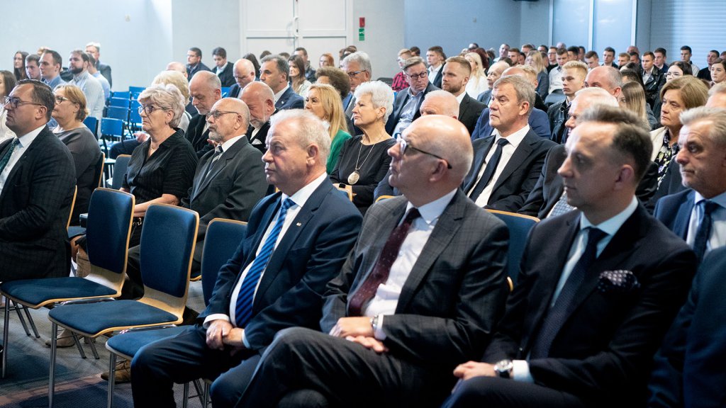 Wyższa Szkoła Agrobiznesu zainaugurowała rok akademicki  [15.10.2022] - zdjęcie #25 - eOstroleka.pl