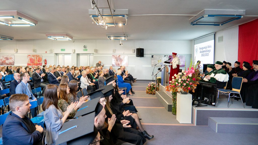 Wyższa Szkoła Agrobiznesu zainaugurowała rok akademicki  [15.10.2022] - zdjęcie #17 - eOstroleka.pl