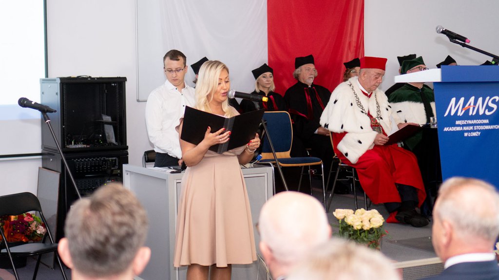 Wyższa Szkoła Agrobiznesu zainaugurowała rok akademicki  [15.10.2022] - zdjęcie #16 - eOstroleka.pl