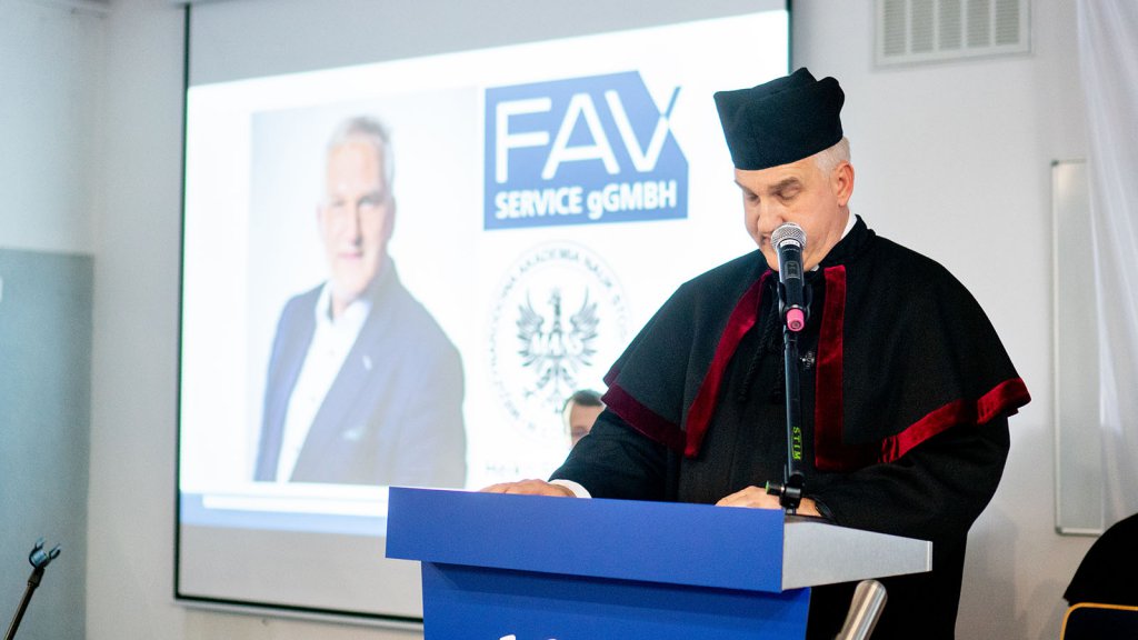 Wyższa Szkoła Agrobiznesu zainaugurowała rok akademicki  [15.10.2022] - zdjęcie #6 - eOstroleka.pl