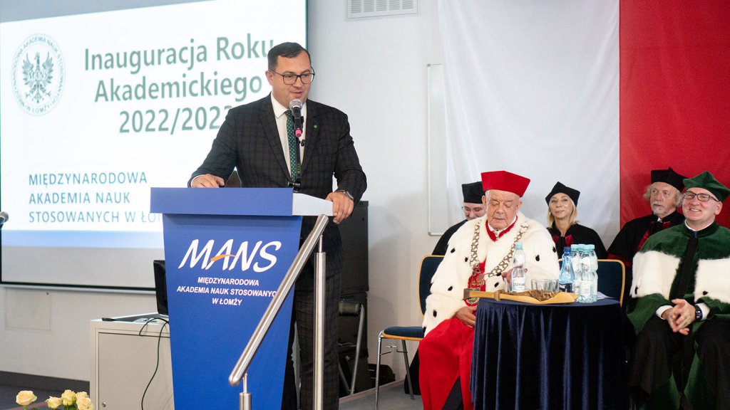 Wyższa Szkoła Agrobiznesu zainaugurowała rok akademicki  [15.10.2022] - zdjęcie #4 - eOstroleka.pl
