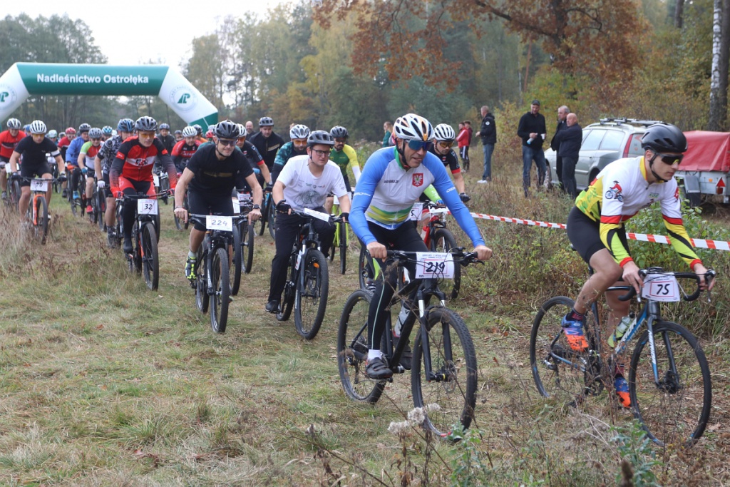 2. Wyścig Jesieni w Czarnowcu [16.10.2022] - zdjęcie #41 - eOstroleka.pl