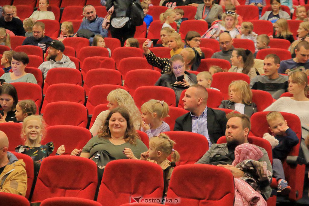 O przygodach Pimpusia Sadełko w Ostrołęckim Centrum Kultury [16.10.2022] - zdjęcie #23 - eOstroleka.pl
