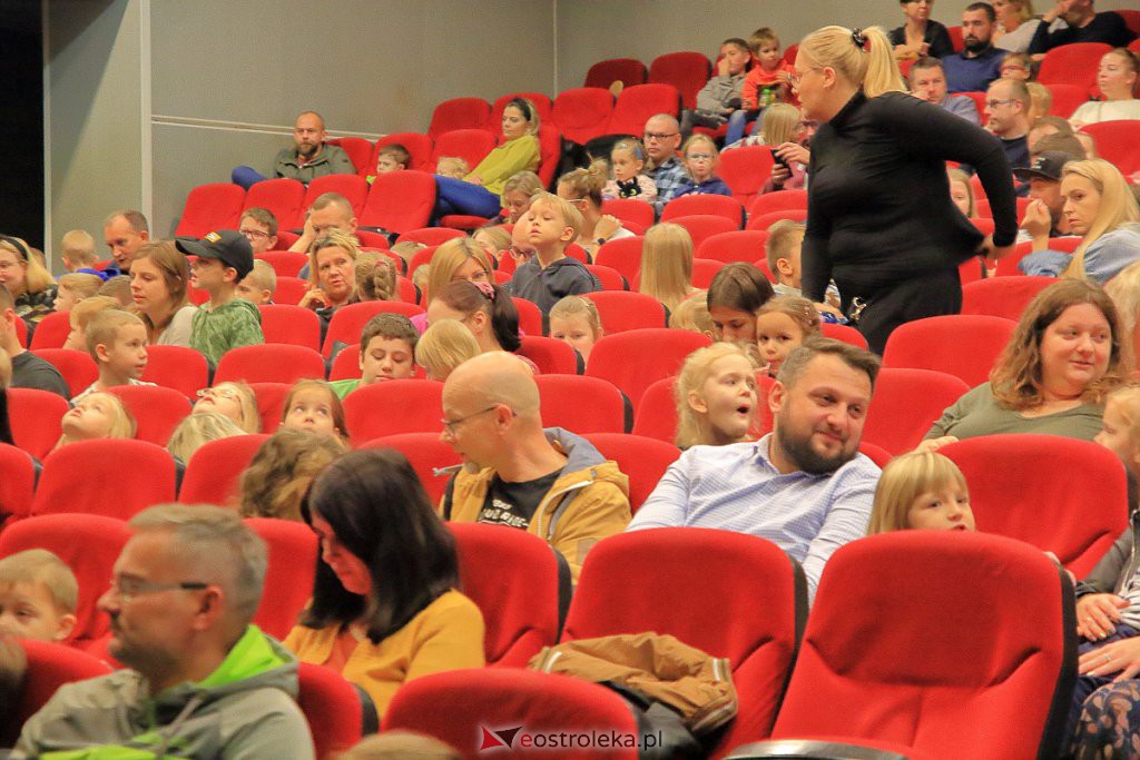 O przygodach Pimpusia Sadełko w Ostrołęckim Centrum Kultury [16.10.2022] - zdjęcie #16 - eOstroleka.pl