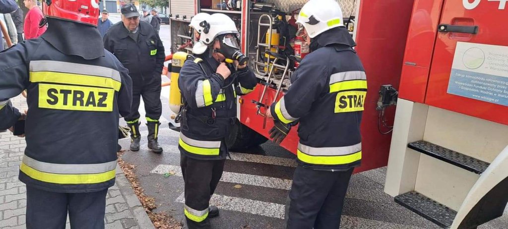 Goworowo. Pożar w sklepowej piwnicy [16.10.2022] - zdjęcie #4 - eOstroleka.pl
